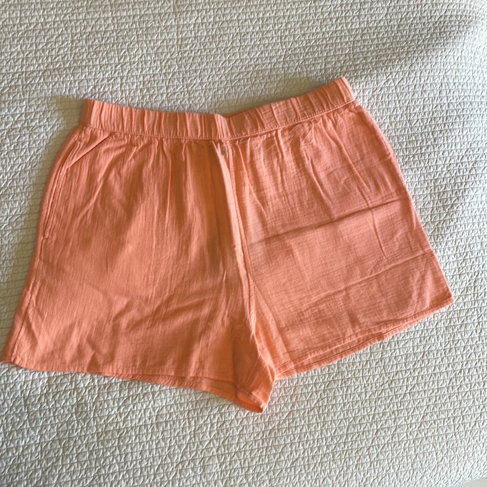 NWT Universal Thread High Waisted Coral Cotton Shorts (L)